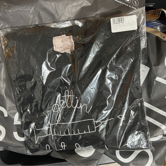 FIGS ➕ Lingua Franca ➕ “Getting Shot Done” 💉 Sweatshirt - Picture 8 of 9